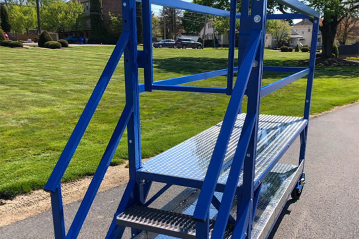 Mobile Rear Vehicle Platforms